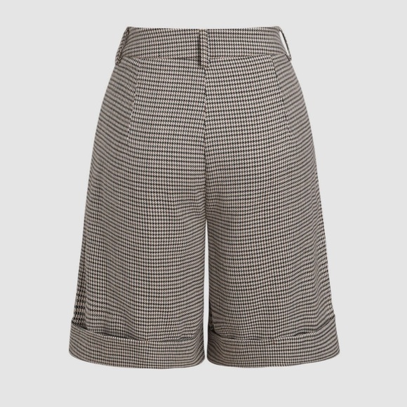 Cider Houndstooth Pleated Knee Length Bermuda Shorts - Picture 4 of 7